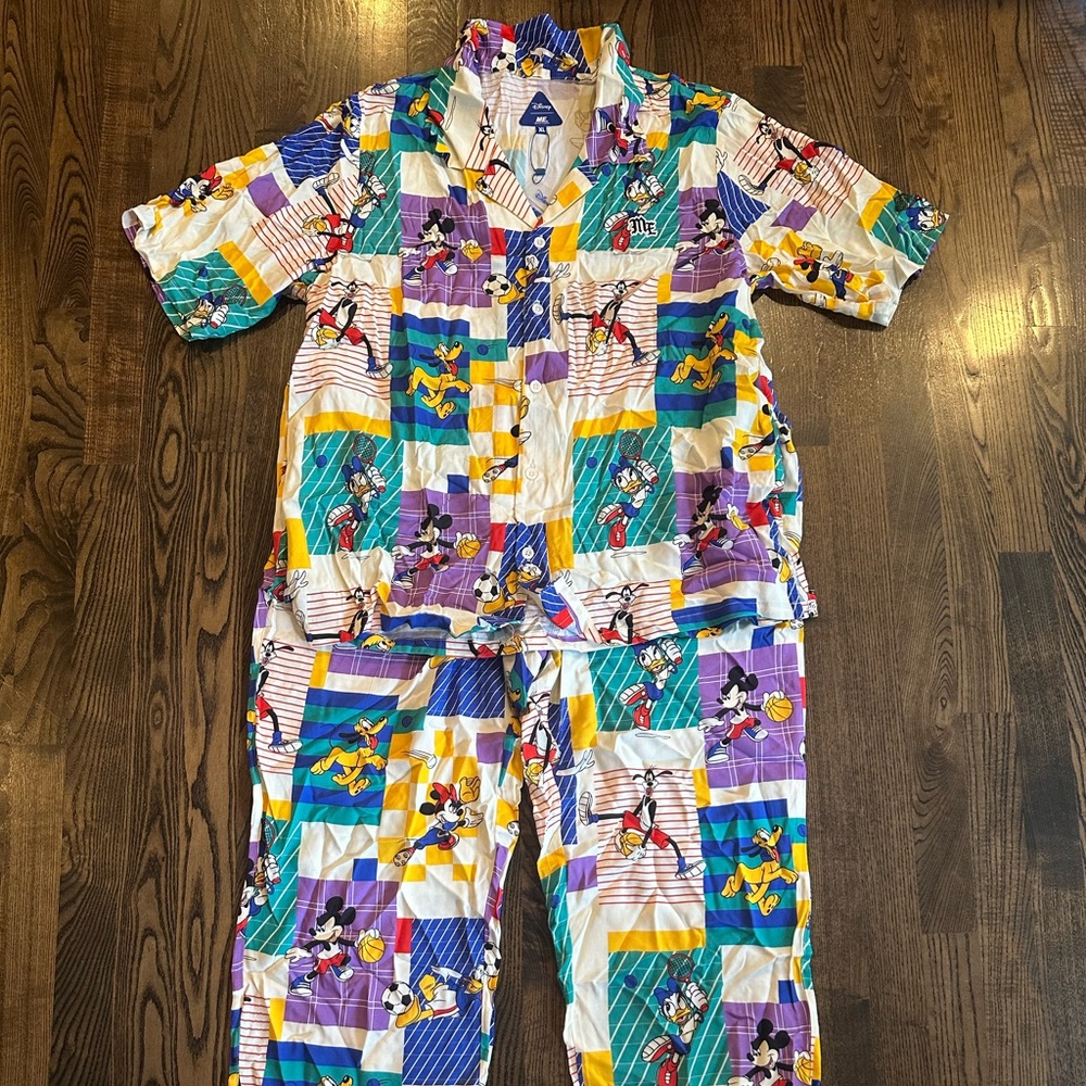 NWT Women’s MELODY EHSANI x DISNEY Baller Leisure Shirt & Pants Set Size XL/2XL